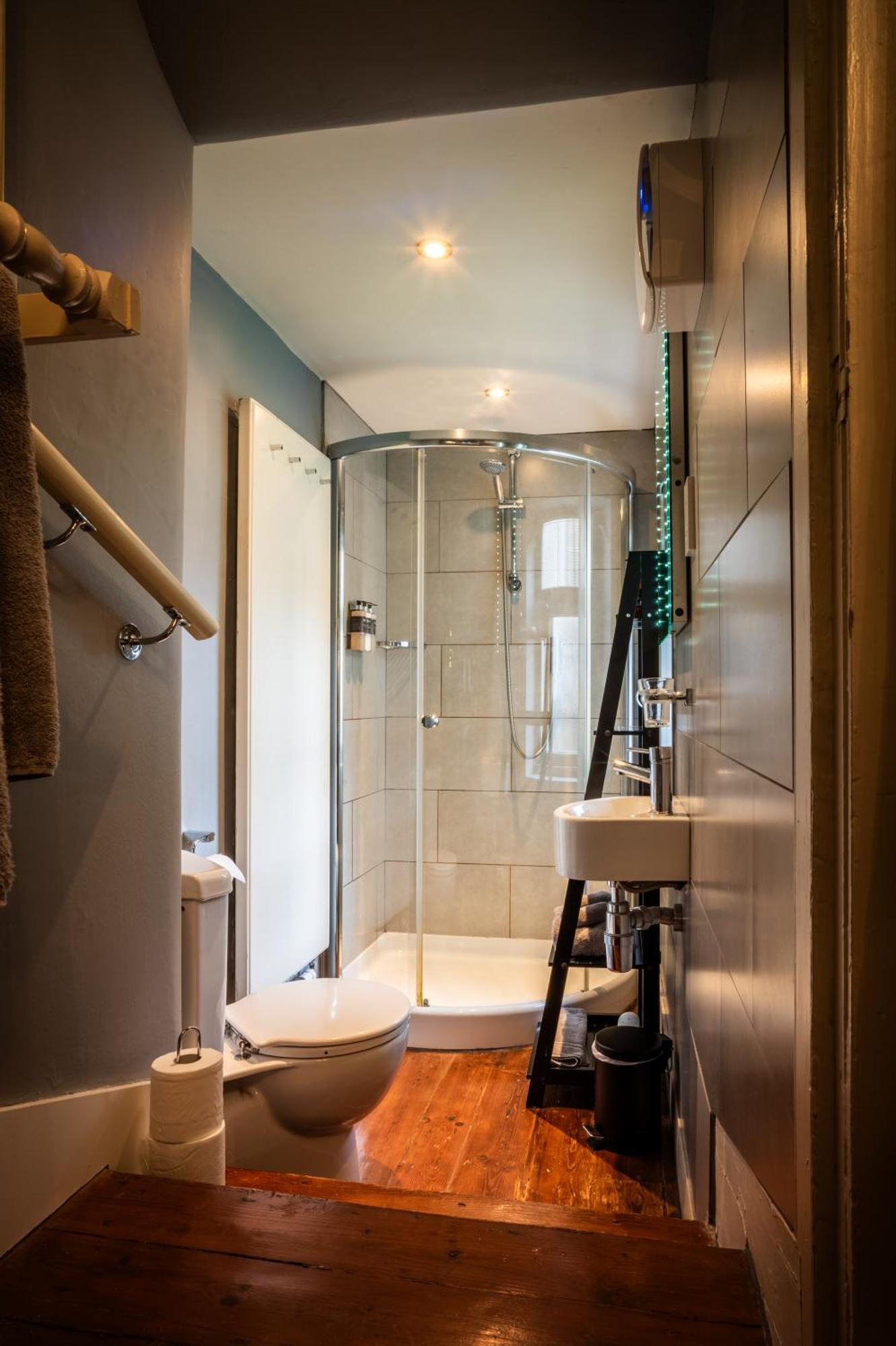 Six Brunton Place Guest House Edinburgh Ngoại thất bức ảnh